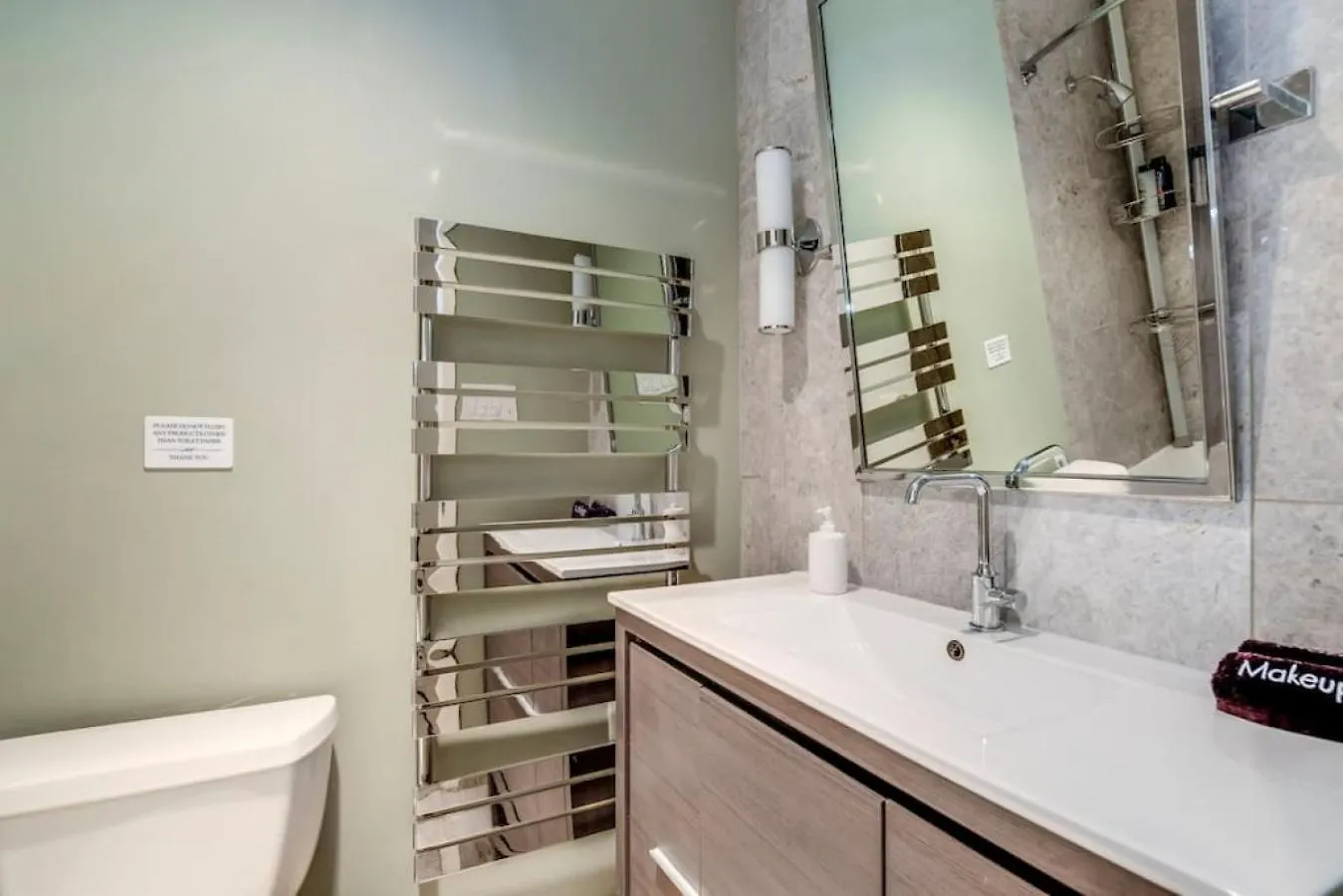 Trendy 3Br Suite In Popular Leslieville - Sleeps 6 Toronto